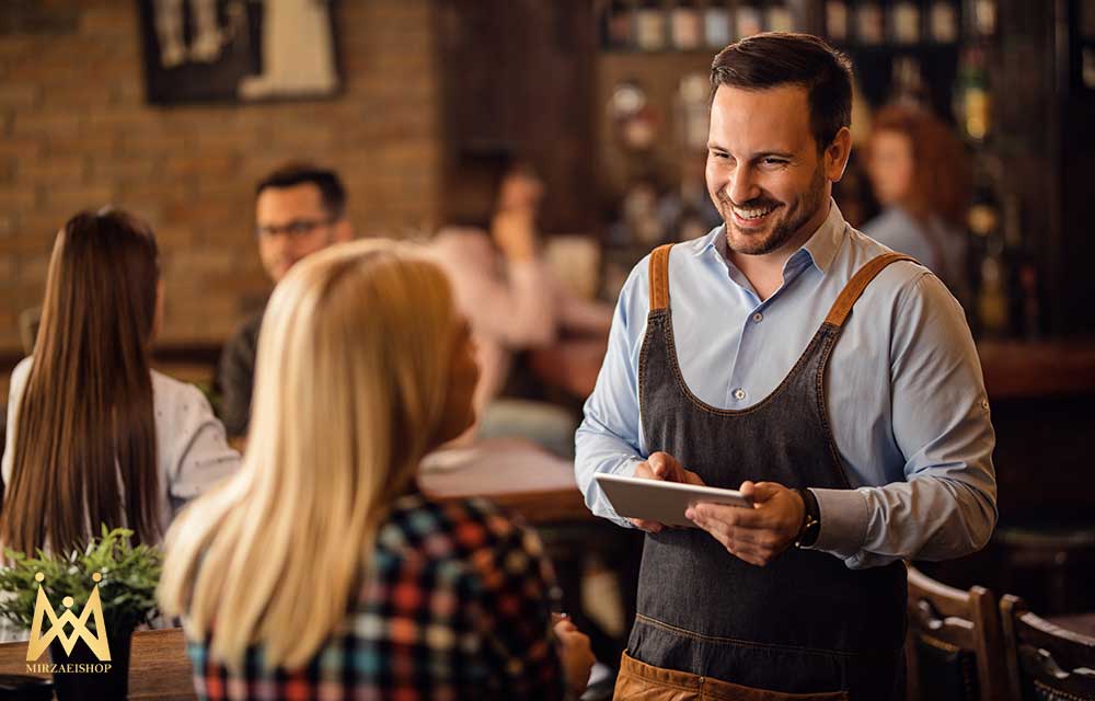 ویترس-چیست-restaurant-and-cafe-waiter