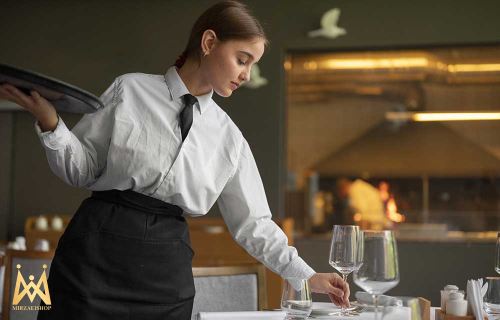 ویتر-چیست-restaurant-and-cafe-waiter